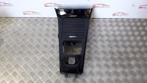 Gebruikte Middenconsoles Mercedes A (177.0) 1.5 A-180d Prijs € 90,00 Margeregeling aangeboden door SH Carparts