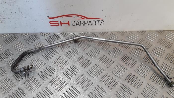 Oljetrycksledning från en Mercedes-Benz A (W176) 1.6 A-200 16V 2014