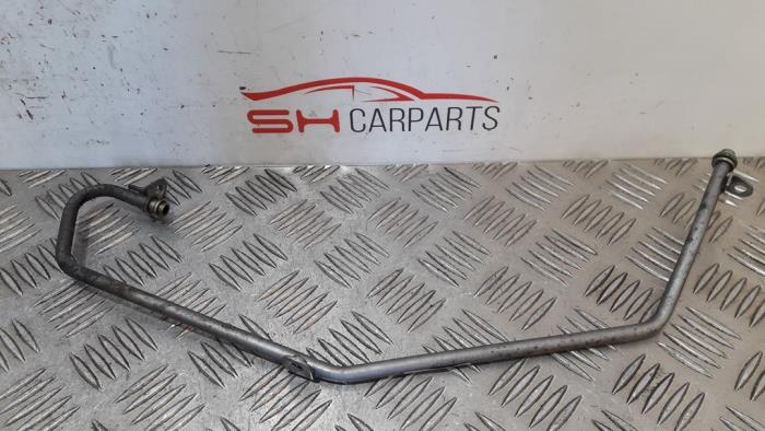 Oljetrycksledning från en Mercedes-Benz A (W176) 1.6 A-200 16V 2014