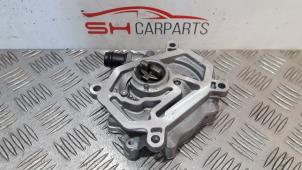 Begagnade Vakuumpump (bensin) Mercedes A (W176) 1.6 A-200 16V Pris € 40,00 Marginaltabell erbjuds av SH Carparts