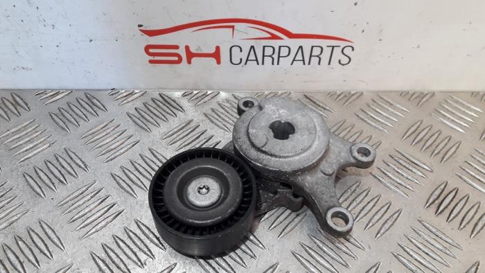 Remspännare, multi från en Mercedes-Benz A (W176) 1.6 A-200 16V 2014