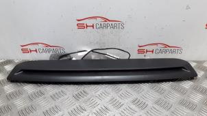 Begagnade Tredje bromsljus Mercedes C (W205) C-220d 2.0 Turbo 16V Pris € 50,00 Marginaltabell erbjuds av SH Carparts
