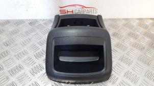 Używane Popielniczka tylna Mercedes C (W205) C-200 2.0 CGI 16V Cena € 35,00 Procedura marży oferowane przez SH Carparts