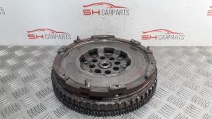 Gebruikte Dubbele massa vliegwiel Mercedes C (W205) C-200 1.6 CDI BlueTEC, C-200 d 16V Prijs op aanvraag aangeboden door SH Carparts