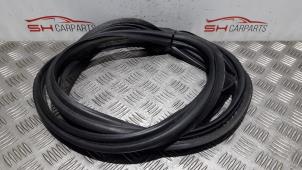 Begagnade Tätning, baklucka Mercedes CLA (117.3) 2.2 CLA-220 CDI, 220 d 16V Pris € 25,00 Marginaltabell erbjuds av SH Carparts