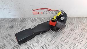 Gebruikte Veiligheidsgordel Insteek midden-achter Mercedes C Estate (S204) 2.2 C-200 CDI 16V BlueEFFICIENCY Prijs € 15,00 Margeregeling aangeboden door SH Carparts