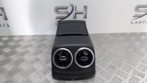 Gebruikte Luchtrooster achter Mercedes CLA AMG (118.3) 2.0 CLA-45 S AMG Turbo 16V 4-Matic+ Prijs € 50,00 Margeregeling aangeboden door SH Carparts