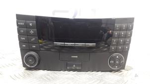 Gebruikte Radio Mercedes E-Klasse Prijs € 70,00 Margeregeling aangeboden door SH Carparts