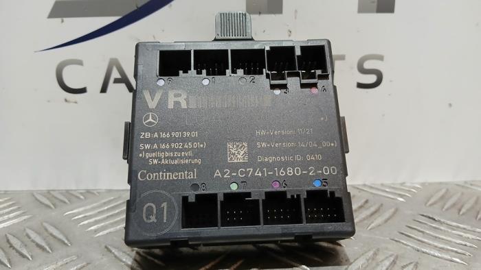 Centrallåsmodul från en Mercedes-Benz CLA (117.3) 1.6 CLA-180 16V 2015