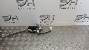 Używane Silnik oslony bagaznika lewy Mercedes E Estate (S212) E-250 CDI 16V BlueEfficiency,BlueTEC Cena € 25,00 Procedura marży oferowane przez SH Carparts