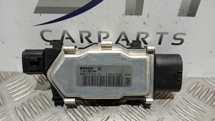 Kylfläktsmodul från en Mercedes-Benz A (W176) 2.2 A-220 CDI 16V 2014