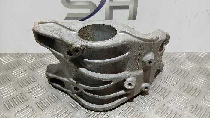 Axelstöd från en Mercedes-Benz A (W176) 2.2 A-220 CDI 16V 2014