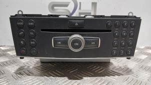 Gebruikte Radio CD Speler Mercedes C (W204) 2.2 C-220 CDI 16V Prijs € 120,00 Margeregeling aangeboden door SH Carparts