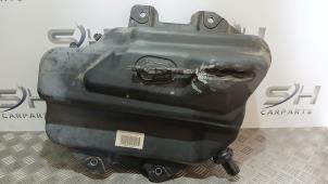 Begagnade AdBlue-tank Mercedes Vito (447.6) 1.6 111 CDI 16V Pris € 240,00 Marginaltabell erbjuds av SH Carparts