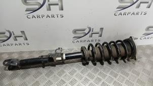 Gebruikte Schokdemperpoot rechts-voor Mercedes C Estate (S206) C-300 e 2.0 Turbo Prijs € 270,00 Margeregeling aangeboden door SH Carparts