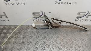 Używane Silnik oslony bagaznika lewy Mercedes E Estate (S212) E-250 CDI 16V BlueEfficiency,BlueTEC Cena € 25,00 Procedura marży oferowane przez SH Carparts