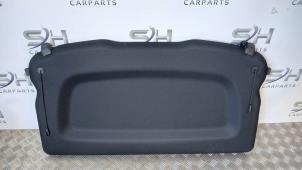 Begagnade Hatthylla Mercedes GLA (H247) 1.3 200 Turbo 16V Pris € 150,00 Marginaltabell erbjuds av SH Carparts