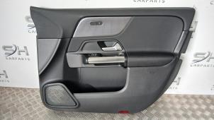 Begagnade List, framdörr, 4-dörrars, höger Mercedes GLA (H247) 1.3 200 Turbo 16V Pris € 120,00 Marginaltabell erbjuds av SH Carparts