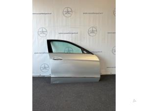 Begagnade Framdörr, 4-dörrars, höger Mercedes E (W212) E-200 1.8 NGT 16V BlueEfficiency Pris € 150,00 Marginaltabell erbjuds av van Sabben Parts
