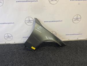 Gebruikte Scherm rechts-voor Mercedes C (W206) C-220d 2.0 Turbo 16V Prijs € 300,00 Margeregeling aangeboden door van Sabben Parts