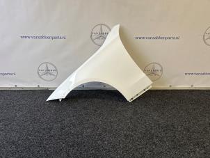 Używane Ekran lewy przód Mercedes C (W206) C-220d 2.0 Turbo 16V Cena € 300,00 Procedura marży oferowane przez van Sabben Parts