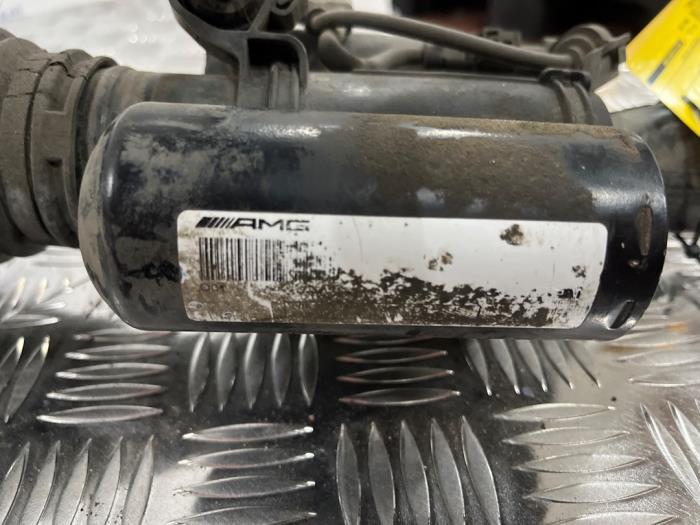 Stötdämparstång, höger fram från en Mercedes-AMG GLC AMG (X253) 3.0 43 AMG V6 Turbo 4-Matic 2019