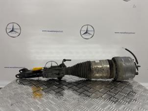 Gebruikte Schokdemperpoot rechts-voor Mercedes GLC AMG (X253) 3.0 43 AMG V6 Turbo 4-Matic Prijs € 650,00 Margeregeling aangeboden door van Sabben Parts