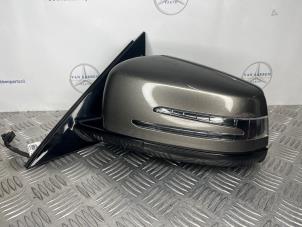 Begagnade Skärmspegel, vänster Mercedes E (W212) E-220 CDI 16V BlueEfficiency Pris € 100,00 Marginaltabell erbjuds av van Sabben Parts