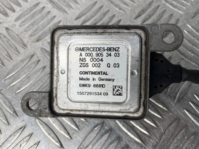 NOx-sensor från en Mercedes-Benz E (W212) E-220 CDI 16V BlueEfficiency 2015