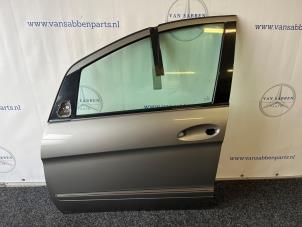 Begagnade Dörr, 4-dörrars, vänster fram Mercedes B (W245) 1.5 B-150 16V Pris € 100,00 Marginaltabell erbjuds av van Sabben Parts
