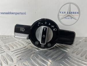Gebruikte Licht Schakelaar Mercedes S (W221) 3.0 S-320 CDI 24V Prijs € 30,00 Margeregeling aangeboden door van Sabben Parts