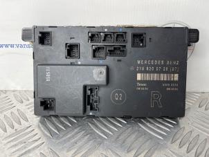 Używane Modul centralnego zamka Mercedes CLS (C219) 320 CDI 24V Cena € 35,00 Procedura marży oferowane przez van Sabben Parts