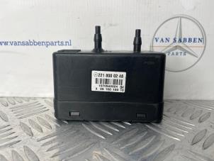 Używane Pompa prózniowa elektrycznego zamka drzwiowego Mercedes S (W221) 3.0 S-320 CDI 24V Cena € 50,00 Procedura marży oferowane przez van Sabben Parts