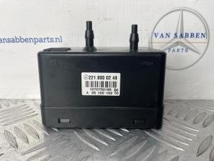 Używane Pompa prózniowa elektrycznego zamka drzwiowego Mercedes S (W221) 3.0 S-320 CDI 24V Cena € 50,00 Procedura marży oferowane przez van Sabben Parts