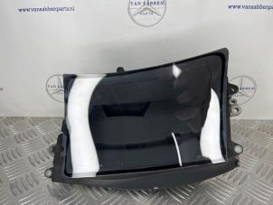 Begagnade Head-up-display (HUD) Mercedes A (177.0) 2.0 A-200d 4Matic Pris € 250,00 Marginaltabell erbjuds av van Sabben Parts