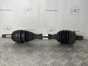 Begagnade Drivaxel, vänster fram Mercedes A (W176) 1.6 A-180 16V Pris € 75,00 Marginaltabell erbjuds av van Sabben Parts