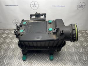 Gebruikte Luchtfilterhuis Mercedes A (177.0) 2.0 A-220 Turbo 16V Prijs € 175,00 Margeregeling aangeboden door van Sabben Parts