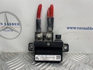 Gebruikte Accu controle module Mercedes C Estate (S205) C-350 E 2.0 16V Prijs € 40,00 Margeregeling aangeboden door van Sabben Parts