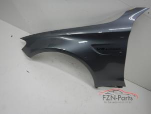 Używane Ekran lewy przód Mercedes C-Klasse AMG (W205) C-63 AMG 4.0 V8 Biturbo Cena € 1.199,00 Z VAT oferowane przez FZN Parts