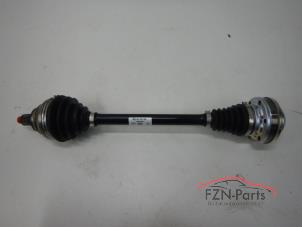 Nieuwe Aandrijfas rechts-voor Volkswagen Golf VIII (CD1) Prijs € 448,99 Inclusief btw aangeboden door FZN Parts