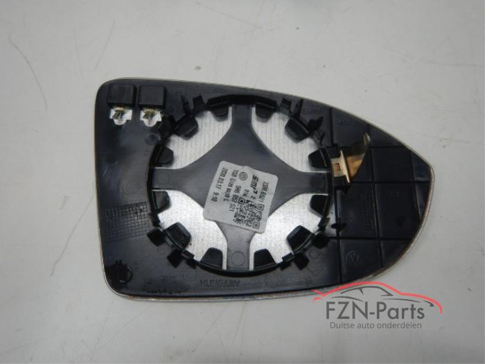 Spiegelglas links van een Volkswagen Golf VIII (CD1)  2019