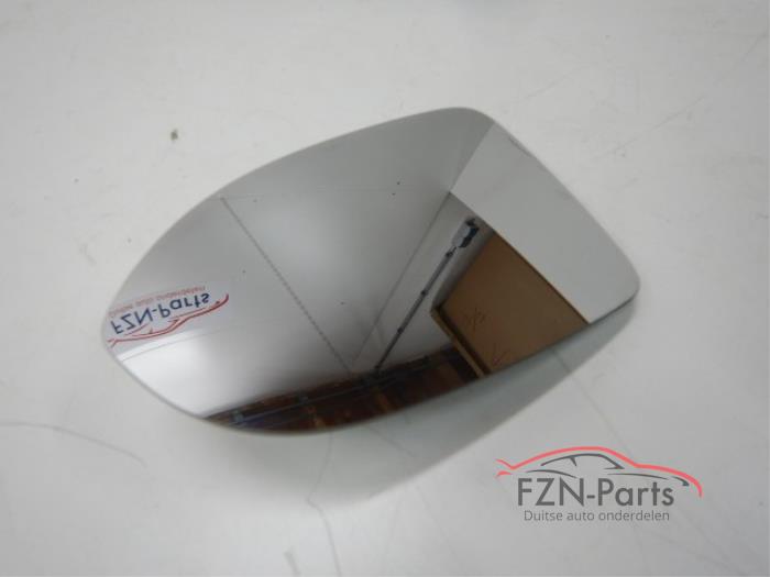 Spiegelglas links van een Volkswagen Golf VIII (CD1)  2019