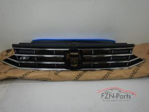 Begagnade Grill Volkswagen Passat Pris € 275,00 Inklusive moms erbjuds av FZN Parts