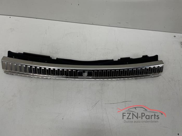 Obudowa schodka tylnego z Audi A6 Avant (C8)  2021