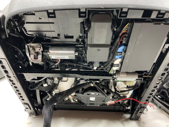 Zestaw powlok (kompletny) z Audi A6 Avant (C8)  2021