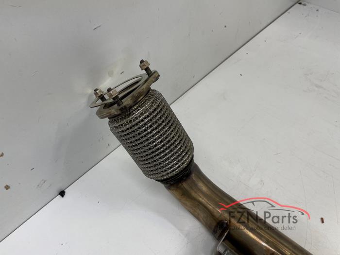 Uitlaat Middendemper van een Audi A6 Avant (C8)  2021