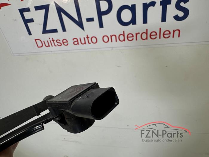 Hoogteregelaar vering Recht-achter van een Audi A6 Avant (C8)  2021