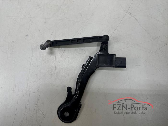 Hoogteregelaar vering Recht-achter van een Audi A6 Avant (C8)  2021