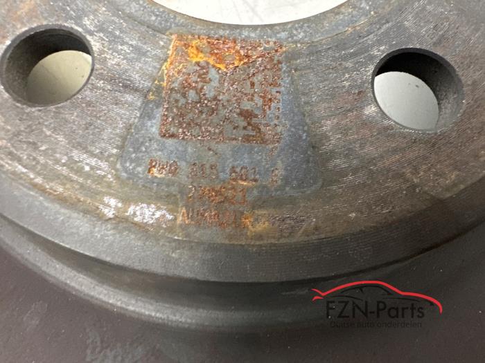 Remschijf + blok achter van een Audi A6 Avant (C8)  2021