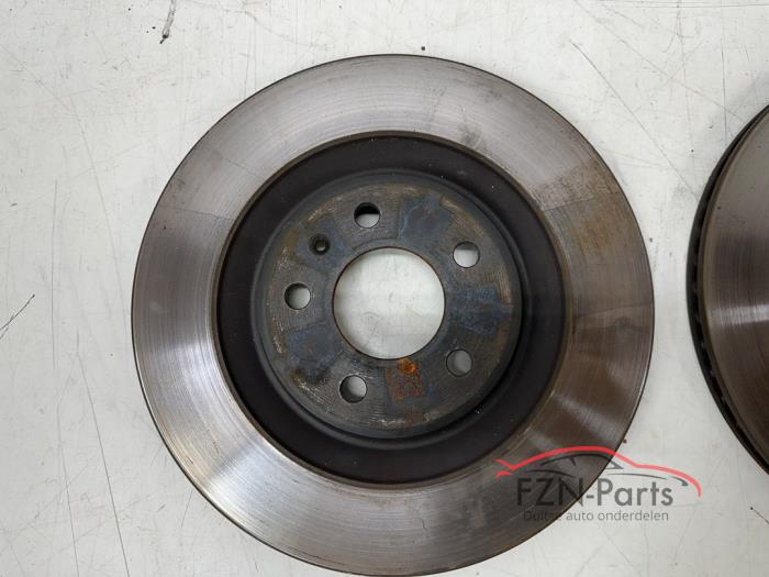 Remschijf + blok achter van een Audi A6 Avant (C8)  2021